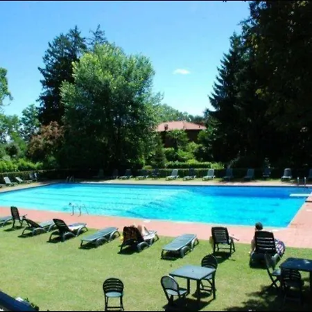 Sleeps 2 Pool Appartement Meina