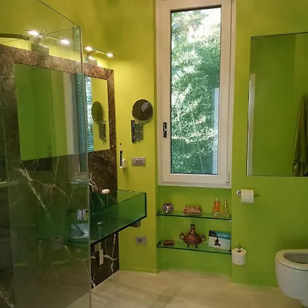 Sleeps 2 Pool