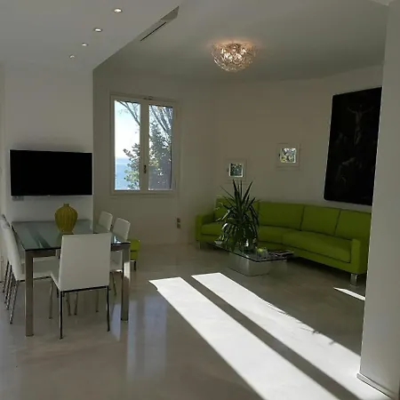 Sleeps 2 Pool Appartement Meina