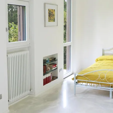 Sleeps 2 Pool *